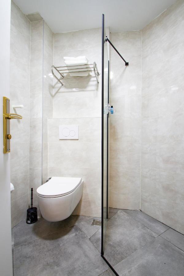 Turna Hotel Istanbul Bagian luar foto