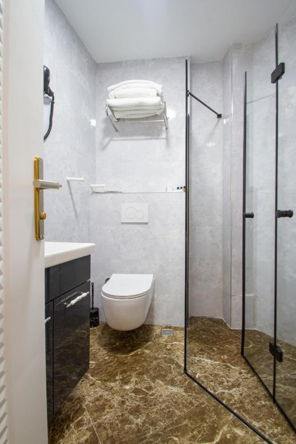 Turna Hotel Istanbul Bagian luar foto