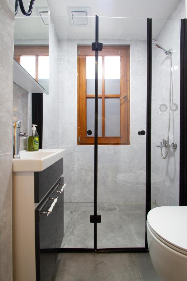 Turna Hotel Istanbul Bagian luar foto