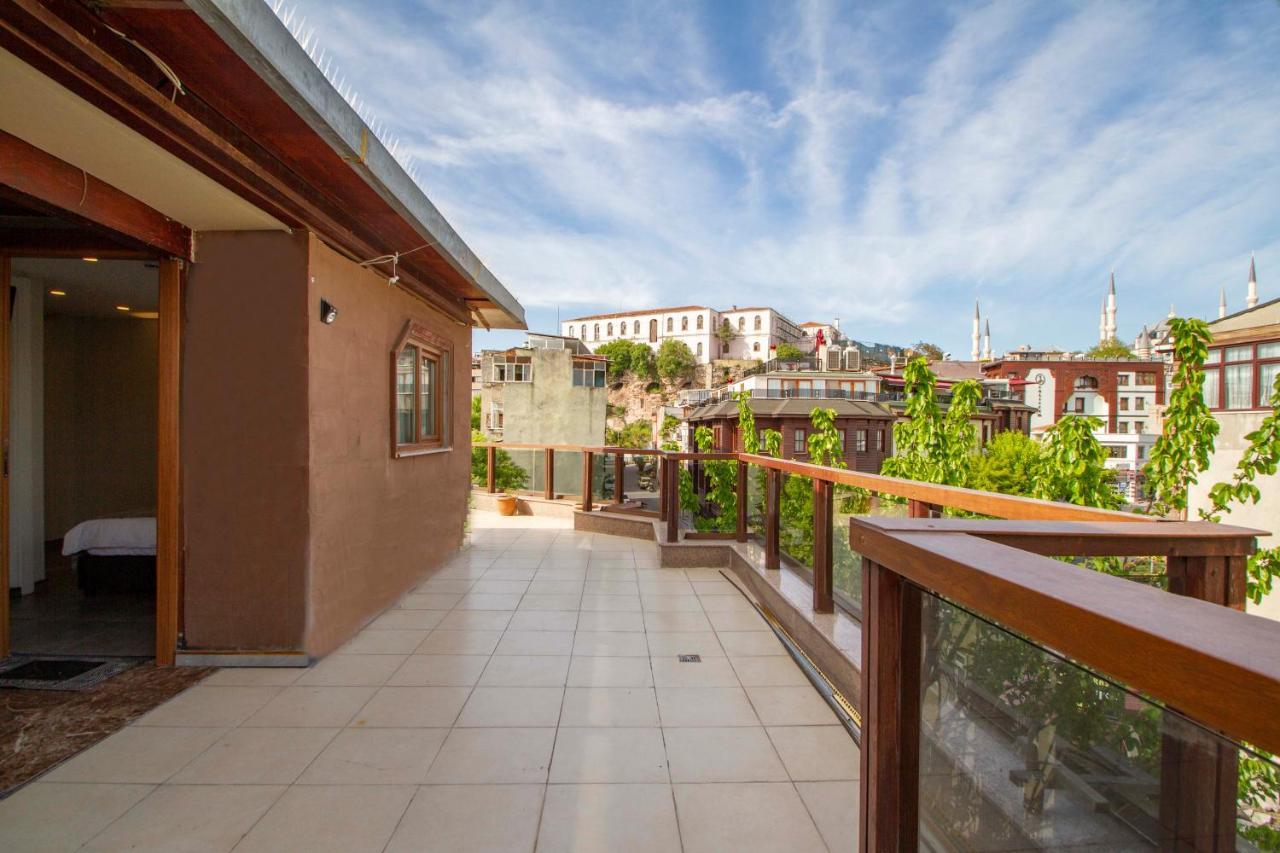 Turna Hotel Istanbul Bagian luar foto
